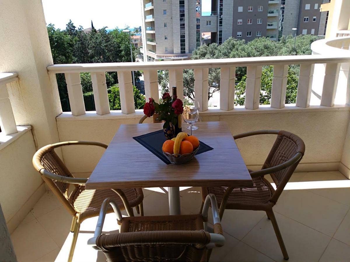 Vila V Lux Apartments Petrovac Exterior photo
